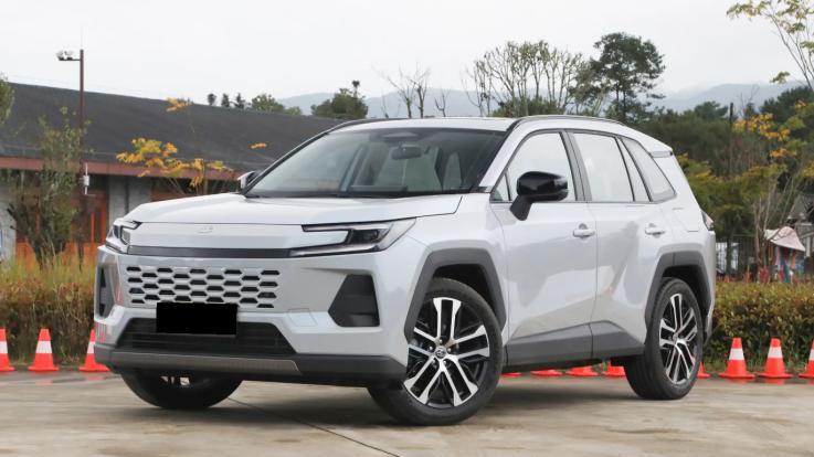 丰田转型之作，搭载本土自研座舱，超配换购价15.98万起