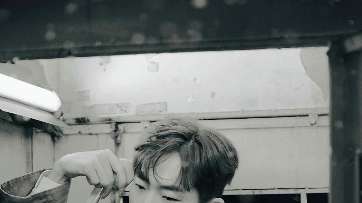 张博源初秋写真：光影里的孤独与共鸣