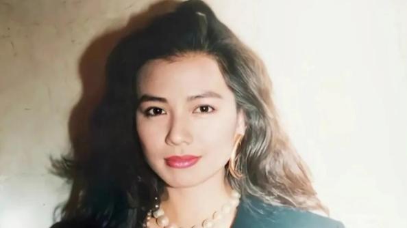 钟楚红拒豪门嫁才子守寡，无儿无女活成港圈清流