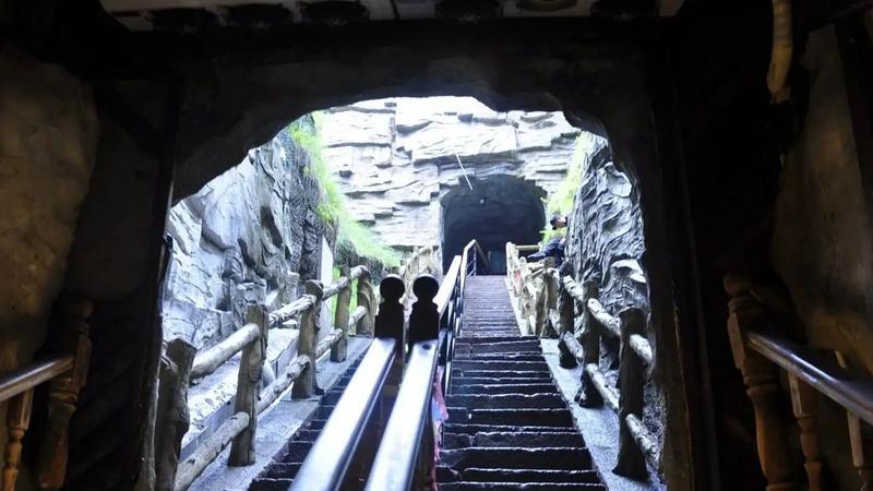 山西芦芽山冰洞旅游攻略及综合服务旅行社推荐榜：探"地下水晶宫"，解锁"冰火两重天"的夏日奇遇