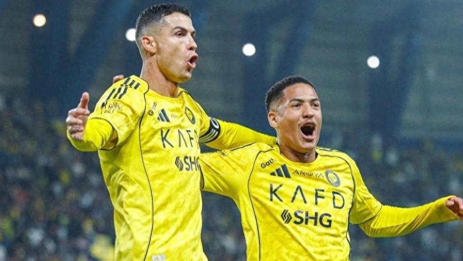 又进2球！C罗威震全场，利雅得胜利豪取十连胜