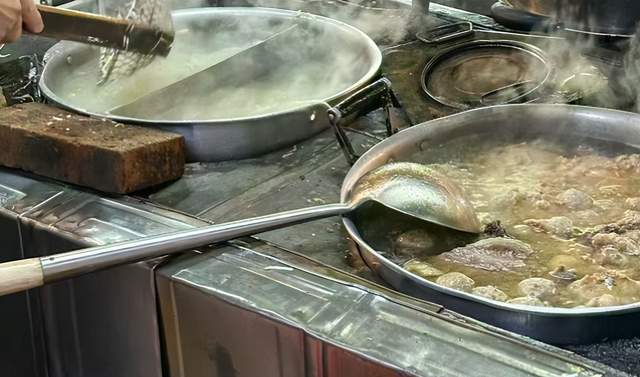 潮州美食篇：晚上10点后才有的沙茶饺，守着最本真的烟火气