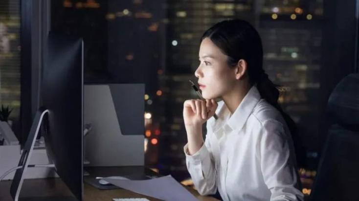 相亲女程序员反复拒绝我，我要加大力度追求吗？