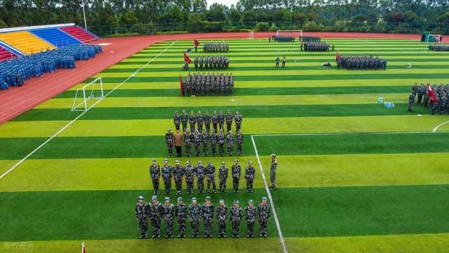 大一新生和网友疯狂一夜查出艾滋，到底是哪几步走错了才导致感染