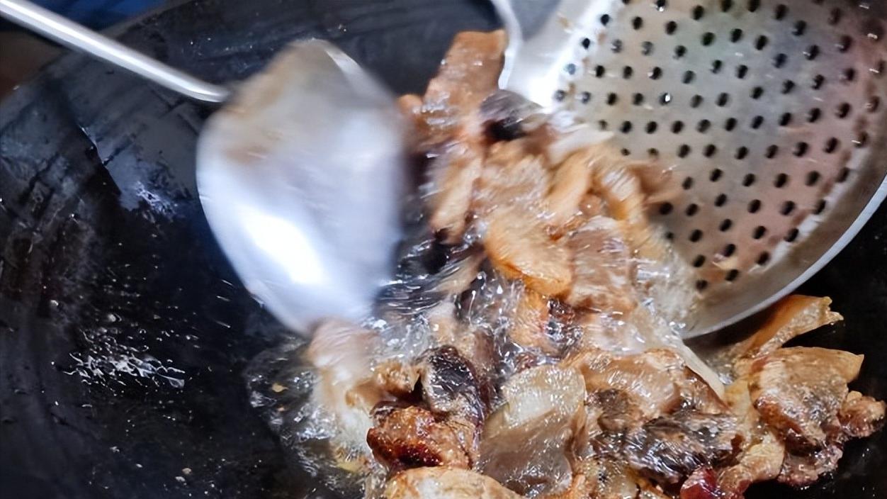 四位重庆人贵州体验“难民火锅”，价格竟让他们怀疑人生