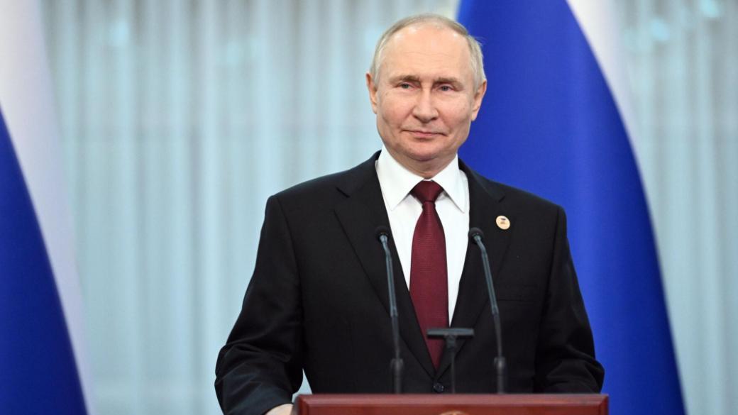 俄下国际通缉令，先抓乌军总司令？泽连斯基一反常态，为下台铺路