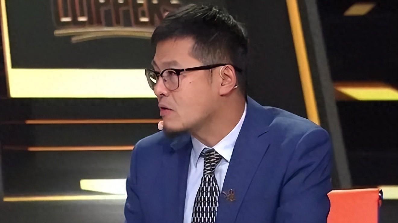 中国男篮战胜关岛！杨毅点名夸赞两人，不是胡金秋，也不是朱俊龙