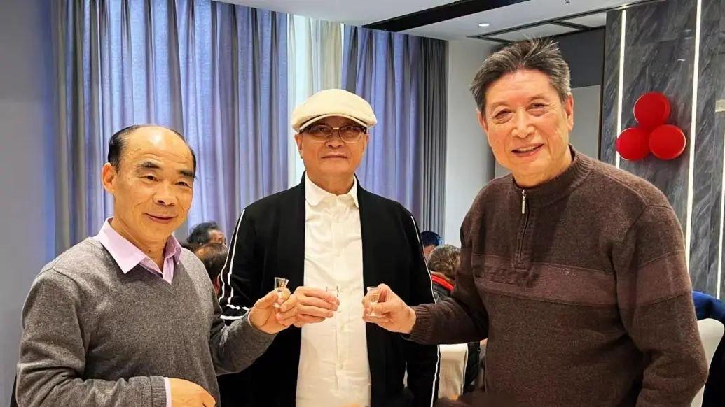 笔“剑”墨"魂"写春秋一一记湖南常宁市艺术名家谷子丰