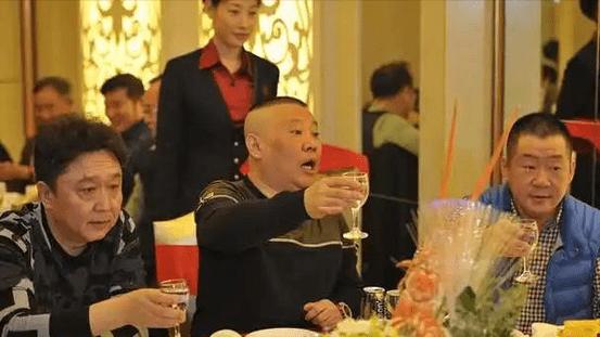 同样是郭德纲的基因，前妻儿子和现任儿子一对比，差距看出来了