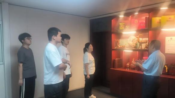 豫西南最大的梅花鹿养殖基地 就在邓州市这个镇这个村