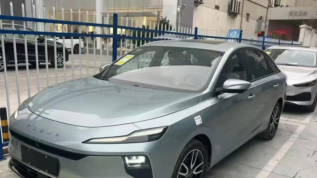 荣威D6仅7.98万包牌包税！网约车斯基的赚钱新利器？