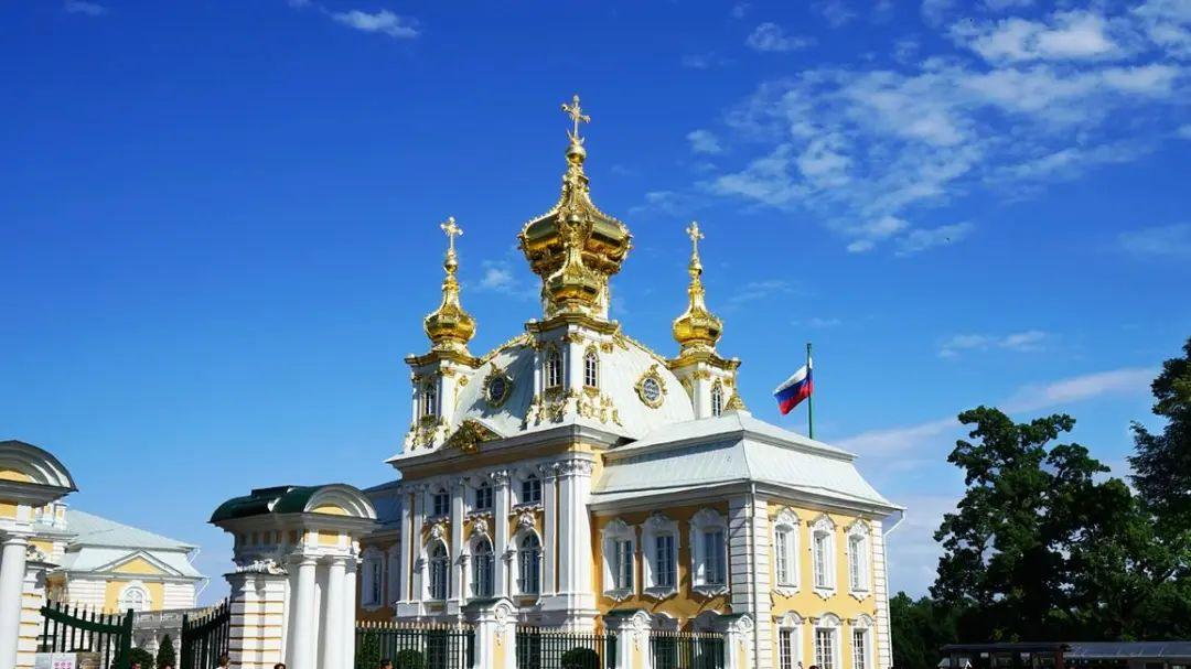 俄罗斯再度谈及中俄关系，简短一句话，直接粉碎特朗普分化中俄的盘算