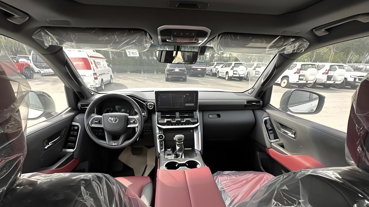 丰田的“越野”王牌，搭载V6混动系统，还有全时四驱+2把差速锁