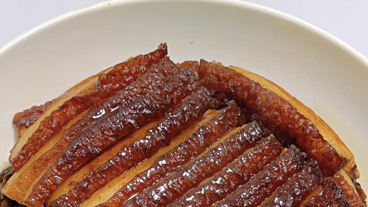 我妈的拿手菜，肥而不腻的梅菜扣肉香迷糊了