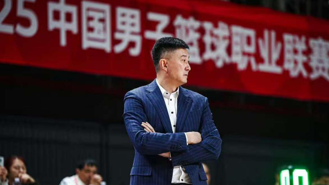 CBA最新消息！曝库克加盟广东，北京试训内线外援