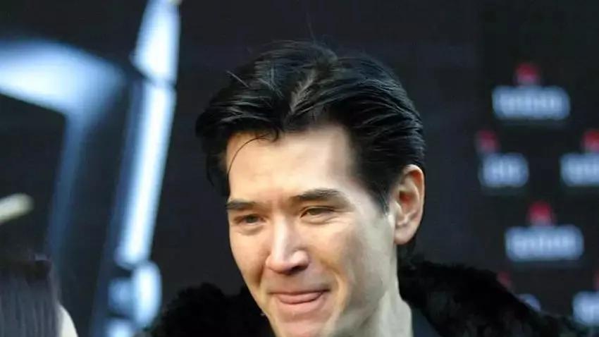 汤唯与费翔罕见同框，这才叫做郎才女貌，获汤唯父亲送书法作品