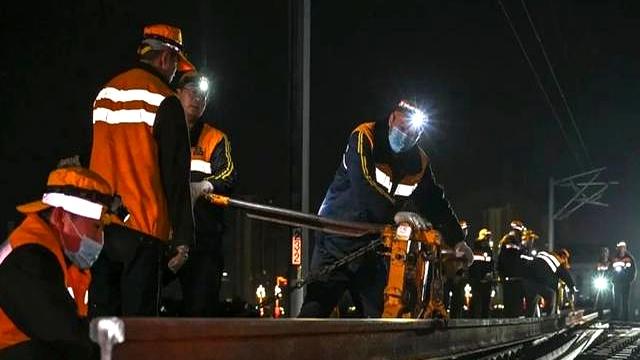 沪昆高铁提速改造难度大，急于求成难以实现