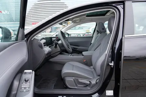 占据街头17年 卖了650万辆的“国民神车”重回市场-大众朗逸