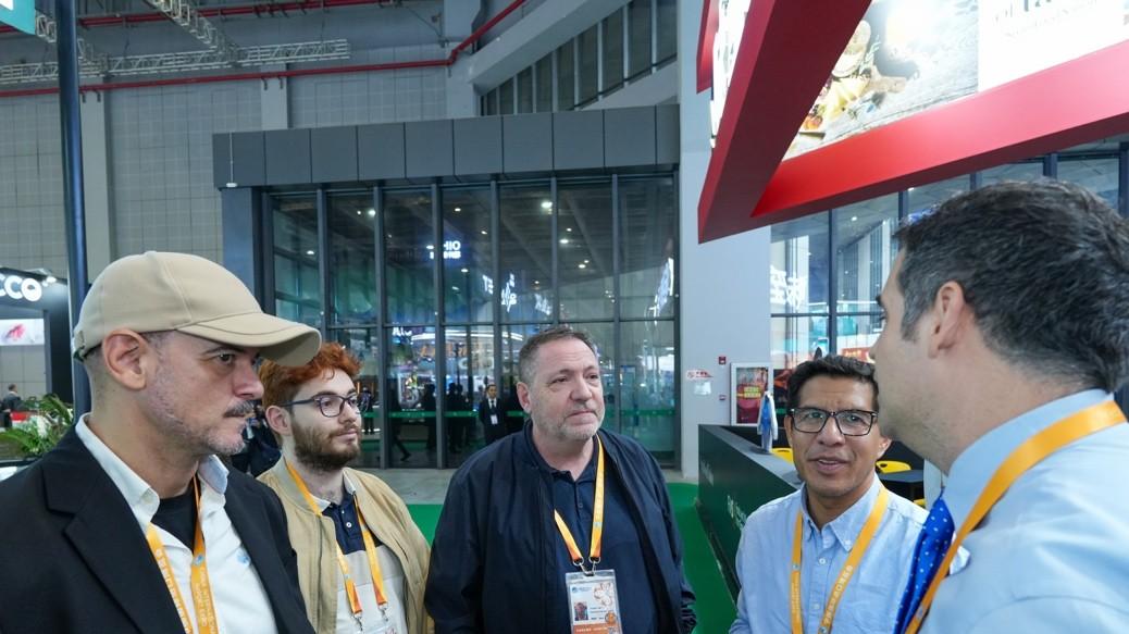 中园慧创携欧洲共工新闻社在进博会书写跨国合作新篇