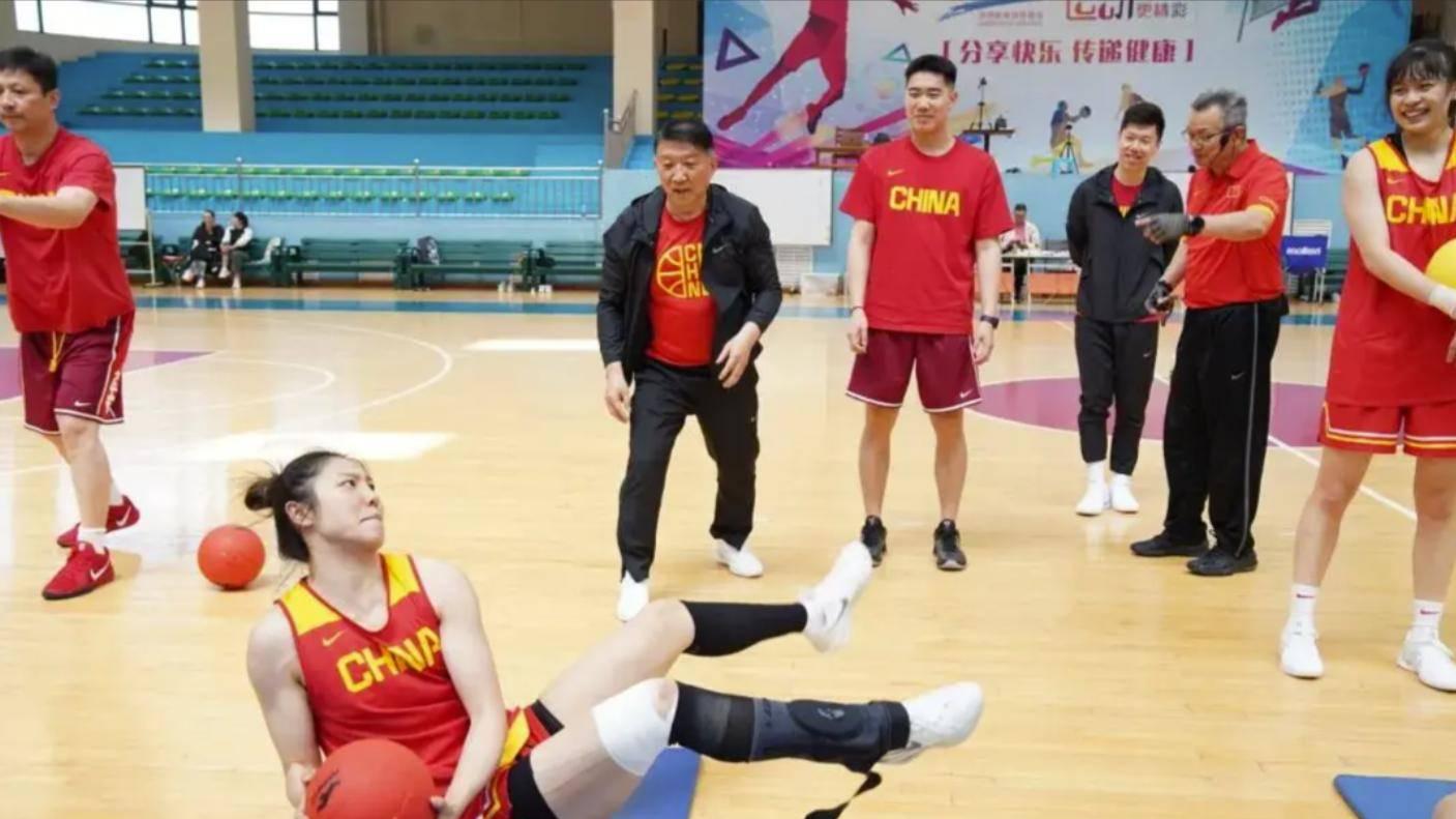 今晚7点半，中国女篮迎大考！宫鲁鸣弃用5大功勋，韩旭张子宇领衔