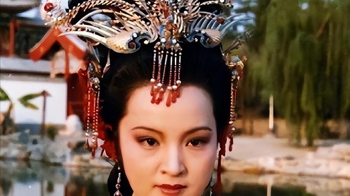 贾元春：被夏守忠奉旨用弓弦勒死，她触犯了皇帝的哪些忌讳？