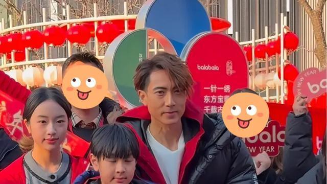 吴尊带一对儿女出席活动，14岁neinei高颜值抢镜，神似演员李梦