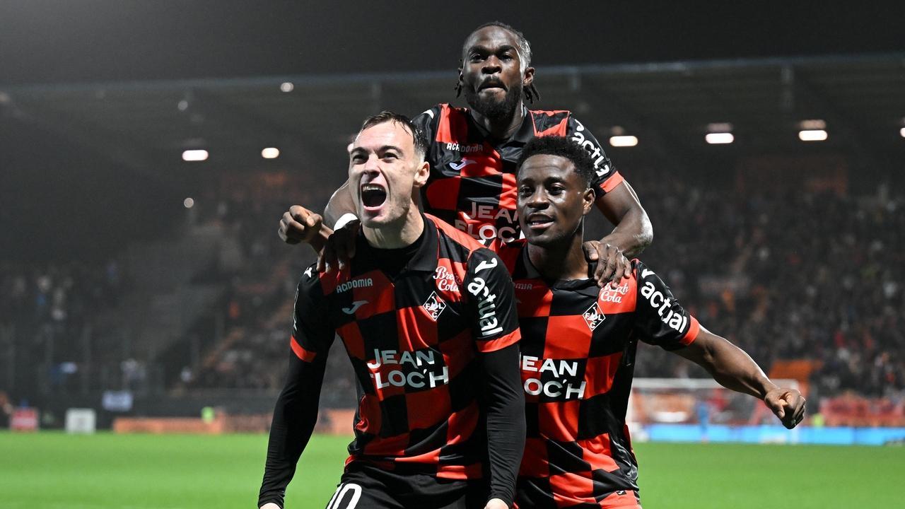 随着里昂爆大冷0-1，尼斯0-1，法甲最新积分榜出炉：大黑马领跑