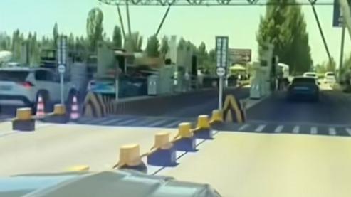 迪拜偶遇浙C越野车！车主50天开2万公里来的