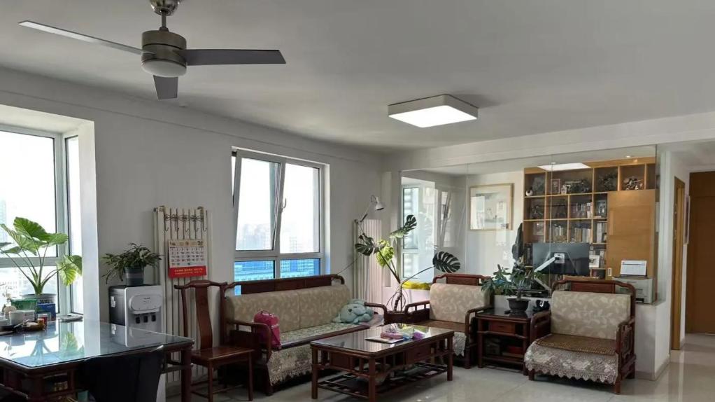 2026 将至，房价下跌，近半家庭恐遇 4 大麻烦，中产家庭该咋办？