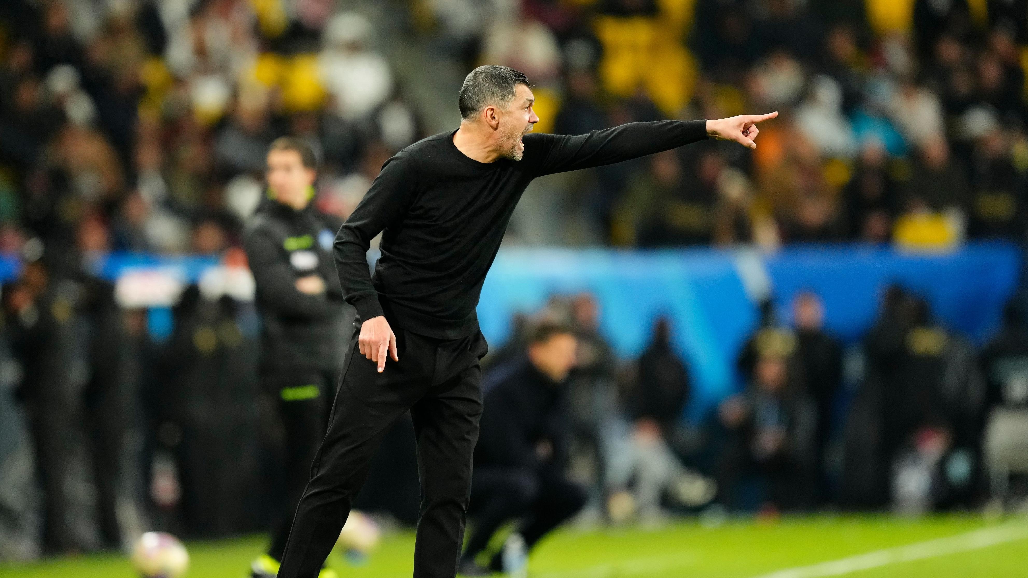 下课？孔塞桑遇丰塞卡“老问题”，接下来的两战会决定他执教命运