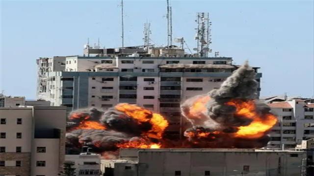 美发出死亡预告，留给泽连斯基时间已不多！数百架军机炸瘫莫斯科