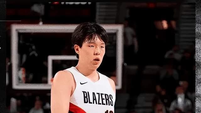 两连胜！哈登20+13+6，小卡30+4，泰伦卢别固执了，科林斯该首发