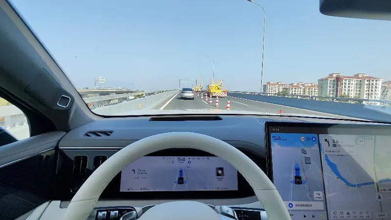 豪华、智能、动力一个不差！腾势旗舰SUV有多能打？