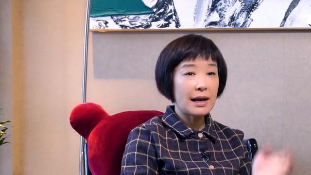 她是中央电视台台长女儿，公认的才女，为何结婚30年却无儿无女？