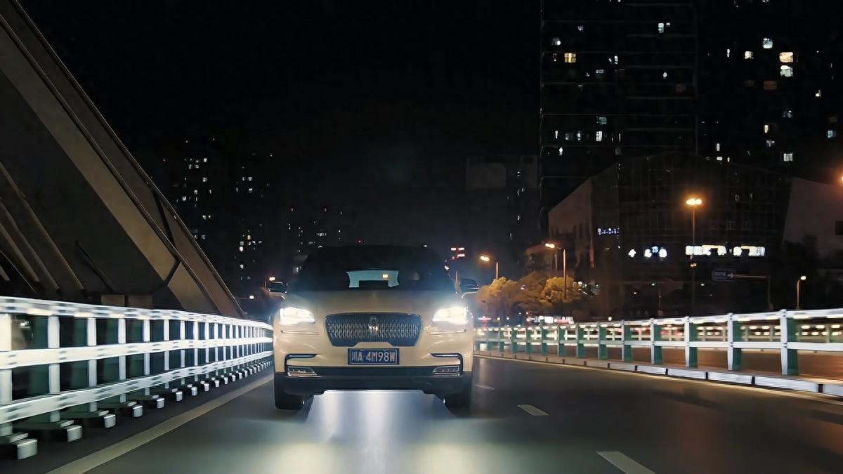 《亦舞之城》里的隐藏 “专属守护者”