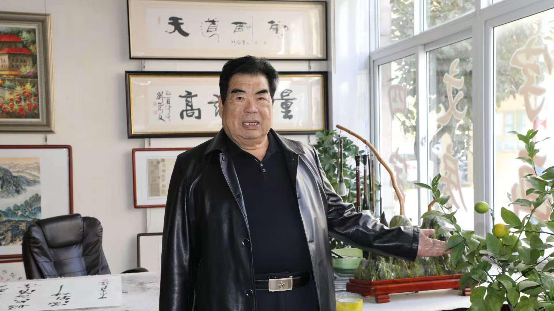 笔走龙蛇书豪情——王维龙书法艺术探寻
