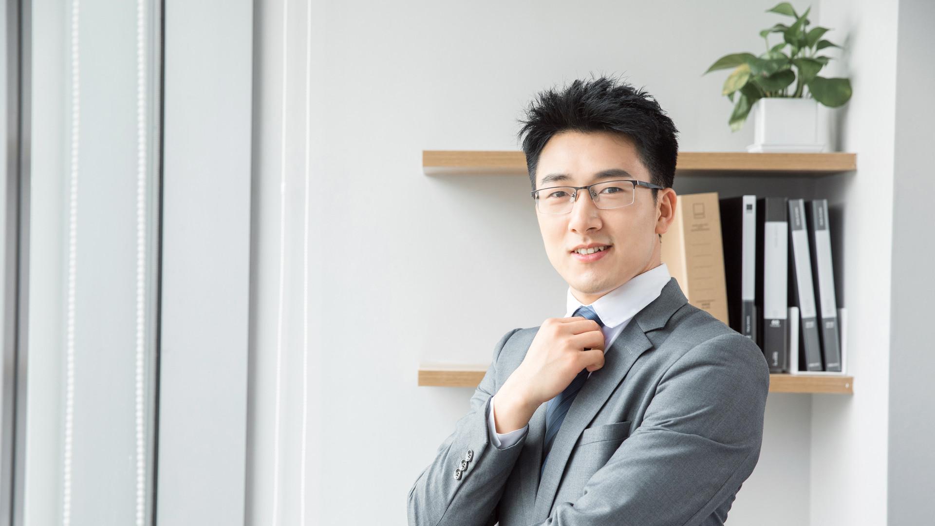 预算有限买2025男士护肤套装看这篇！控油洁面+抗皱紧致舒缓，放心入不翻车