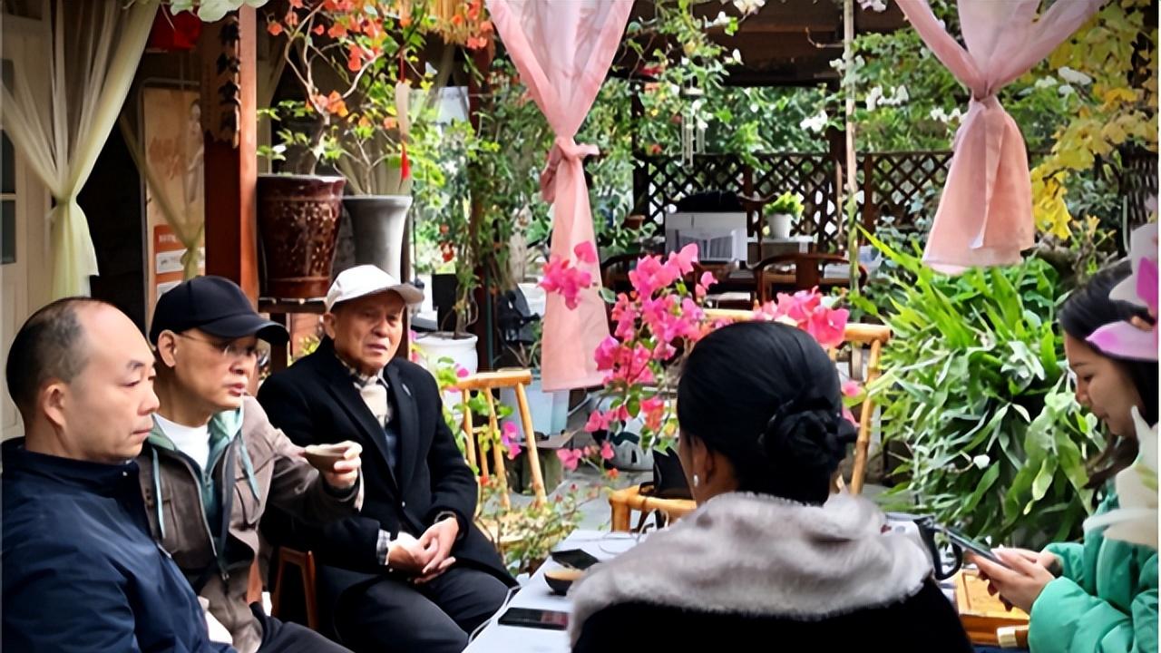 茶香扑鼻 群花争艳 AI赋能  香雅院子提档升级