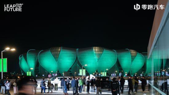 零跑汽车称“有能力成为世界级车企"！2026年目标销量100万辆，下一个十年争取年销400万辆