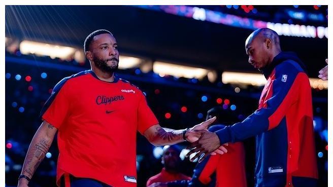 1月5日快船战胜老鹰赛后新闻发布会诺曼·鲍威尔采访动态