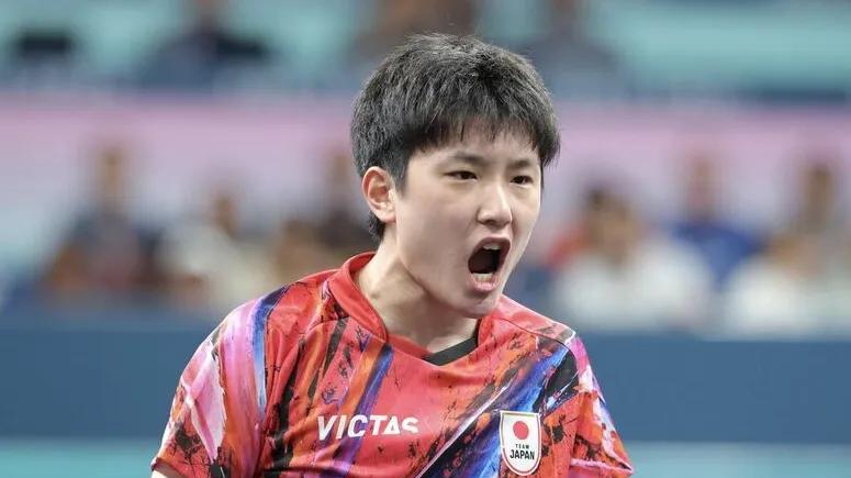 滑稽又无奈！张本智和在印度比赛不敢再吼了，真实原因让网友笑喷