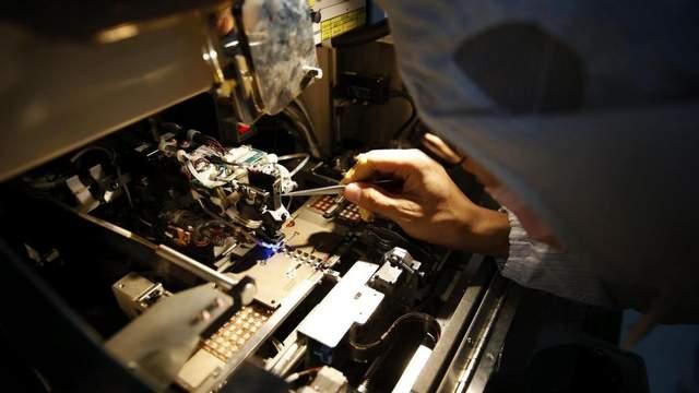 英伟达想重返中国市场，贝森特开出新条件，没料到中方的门槛更高