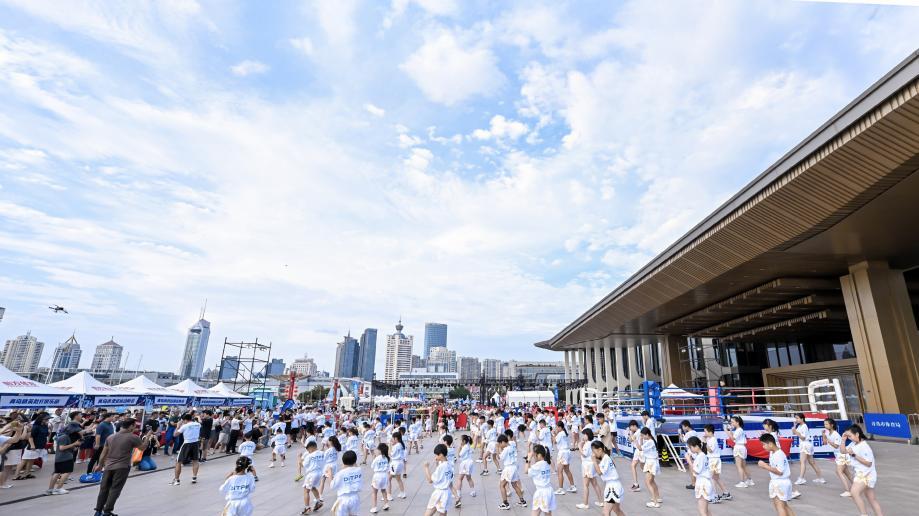 中泰友谊50载·2025泰拳路演青岛站精彩上演