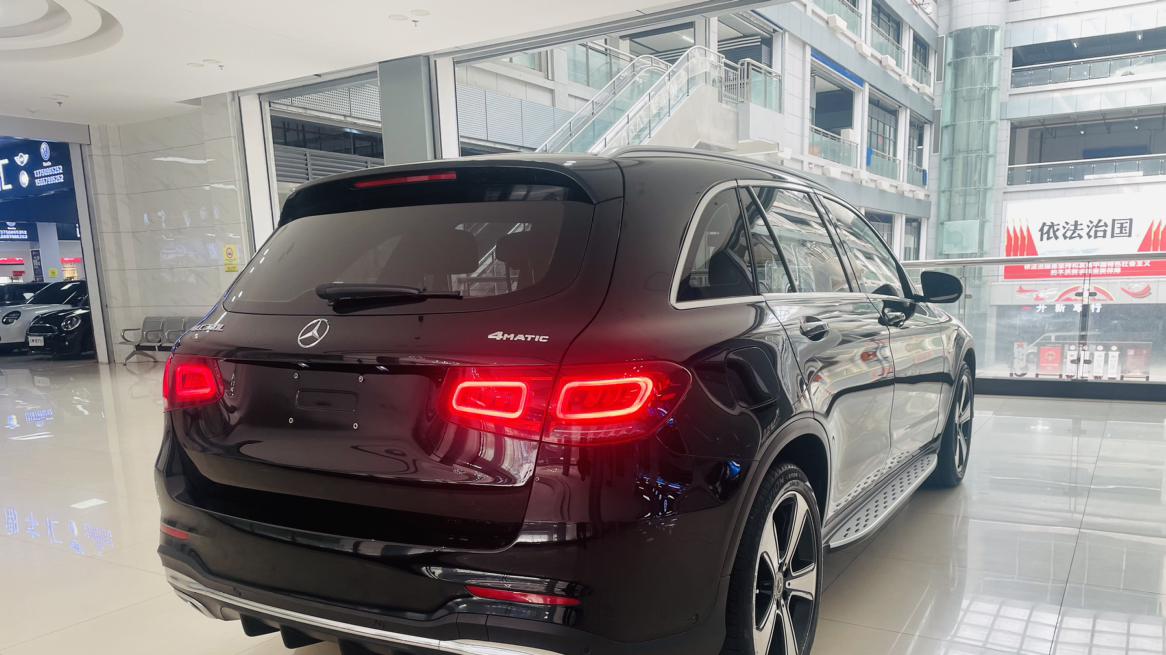 30万出头圆梦奔驰GLC，2022款四驱，5.1万公里准新车！