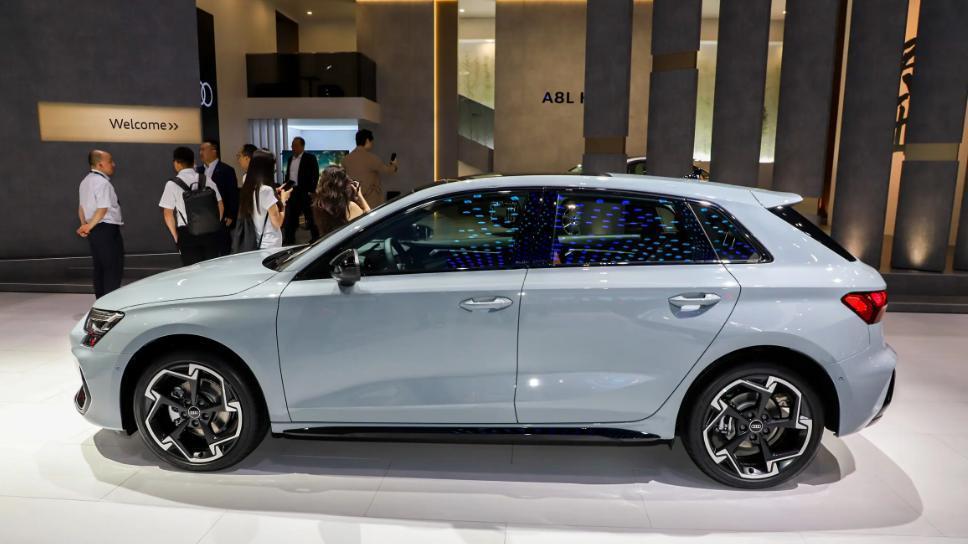 全新奥迪A3亮相广州车展，换装1.5T，尺寸再加长，就差优惠了