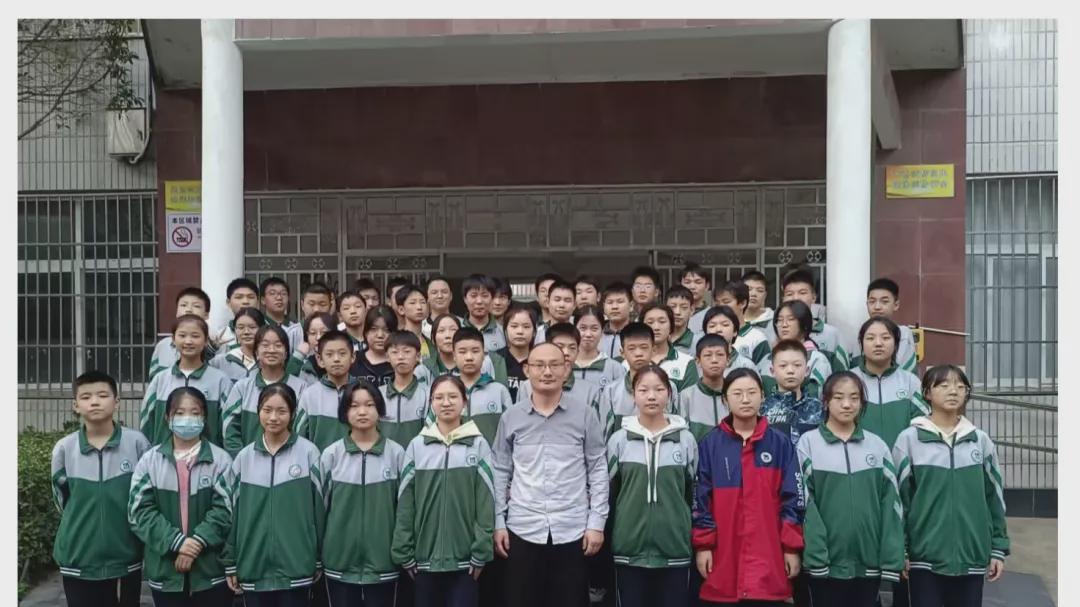 信阳市第一初级中学贾俊成：以爱育爱 以智启智的教育守望