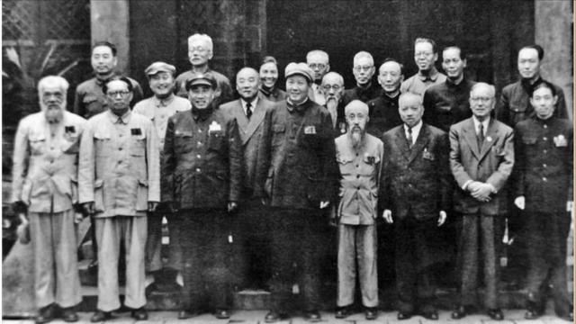 1949年美苏都曾争取过新中国，为何最后新中国倒向苏联而不是美国