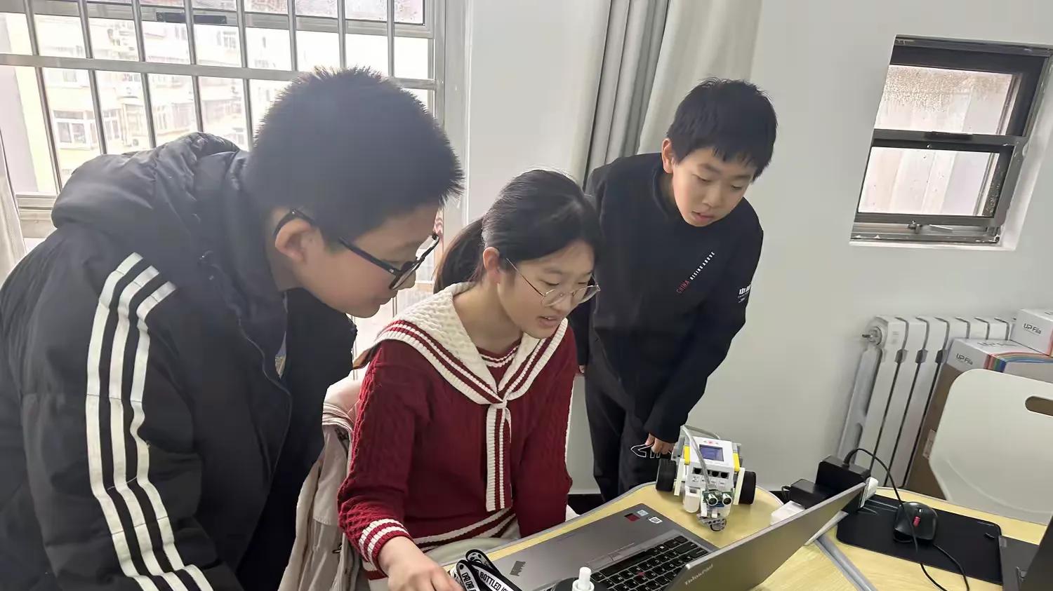 密云创新学院人工智能班学生在2025Robocup青少年机器人世界杯中国公开赛上荣获佳绩
