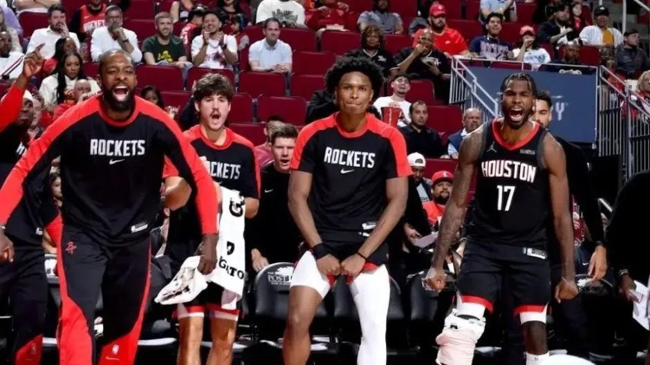 凑够16个技犯！火箭战爵士，狄龙下场禁赛，阿门+伊森率队反超