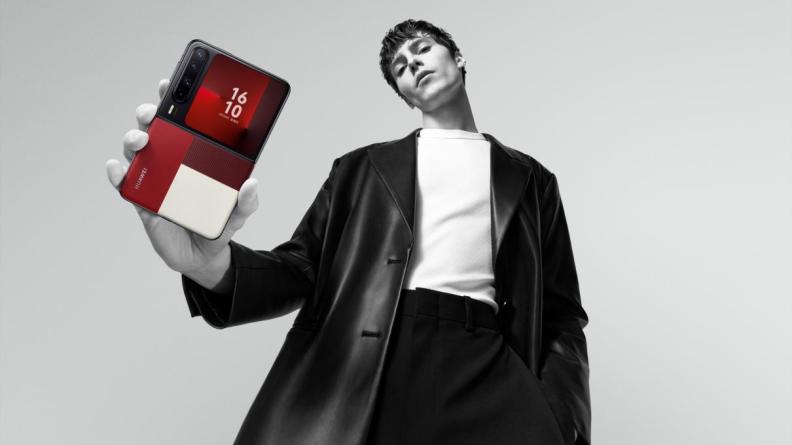 双旦送礼无需纠结，华为Pura X一份能长久陪伴TA的“夸夸礼”